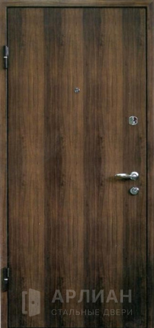 Фото №2 «Входная уличная дверь эконом класса простая отделка снаружи ламинат №23»